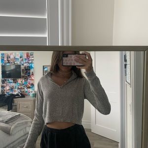 Grey Brandy Melville crop t_shirt